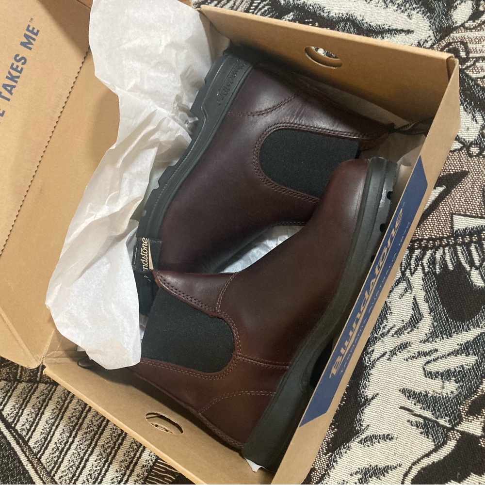 Blundstone Burgundy Chelsea Boots